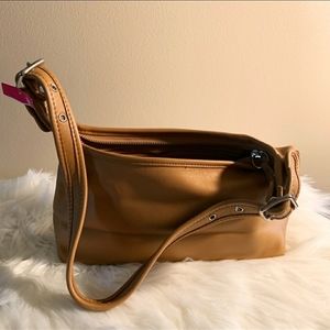 💲SALE TODAY💲Vintage Leather Coach Bag🌹